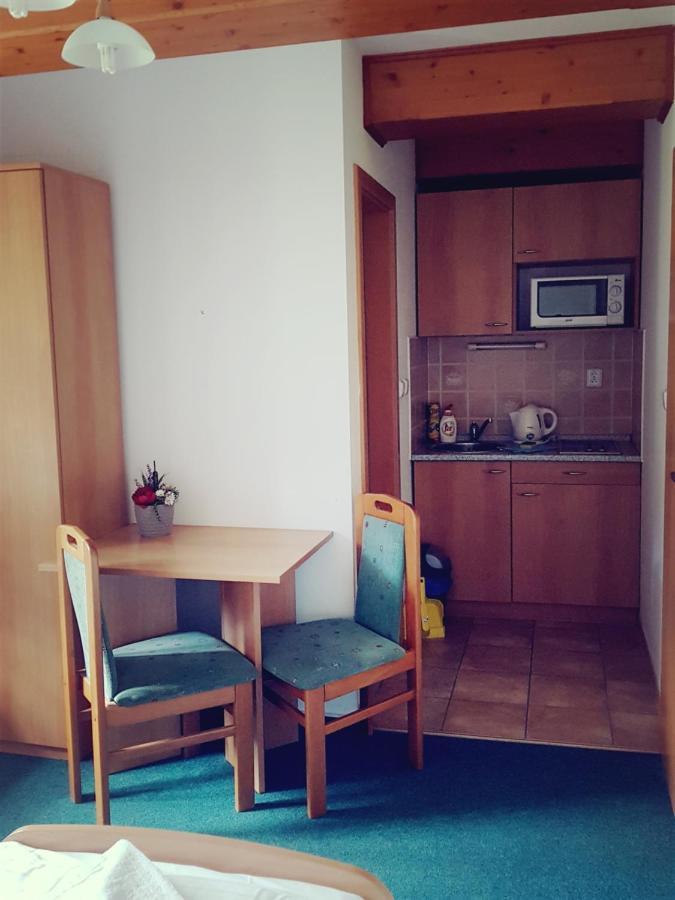 Penzion Pupik Kasperske Hory Buitenkant foto